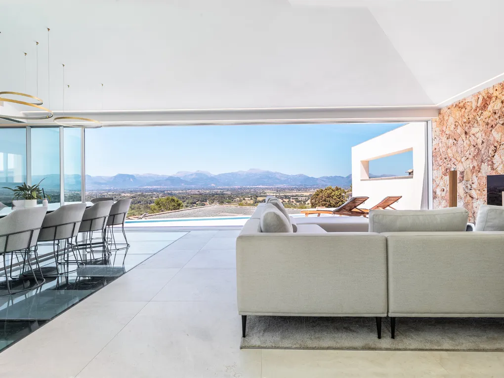 Modern townhouse with stunning views and a pool in Costitx-1