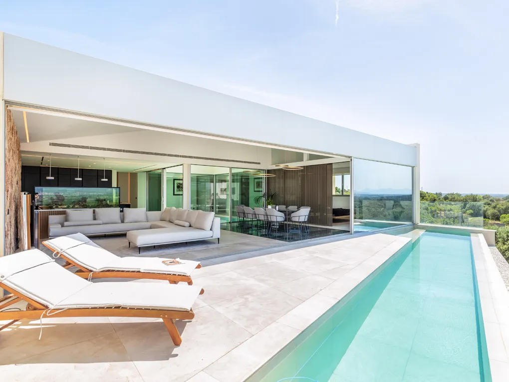 Modern townhouse with stunning views and a pool in Costitx-3