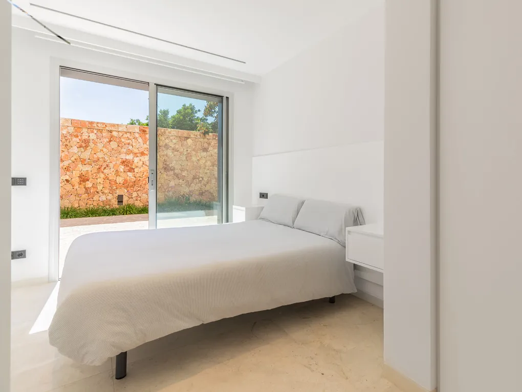 Modern townhouse with stunning views and a pool in Costitx-15