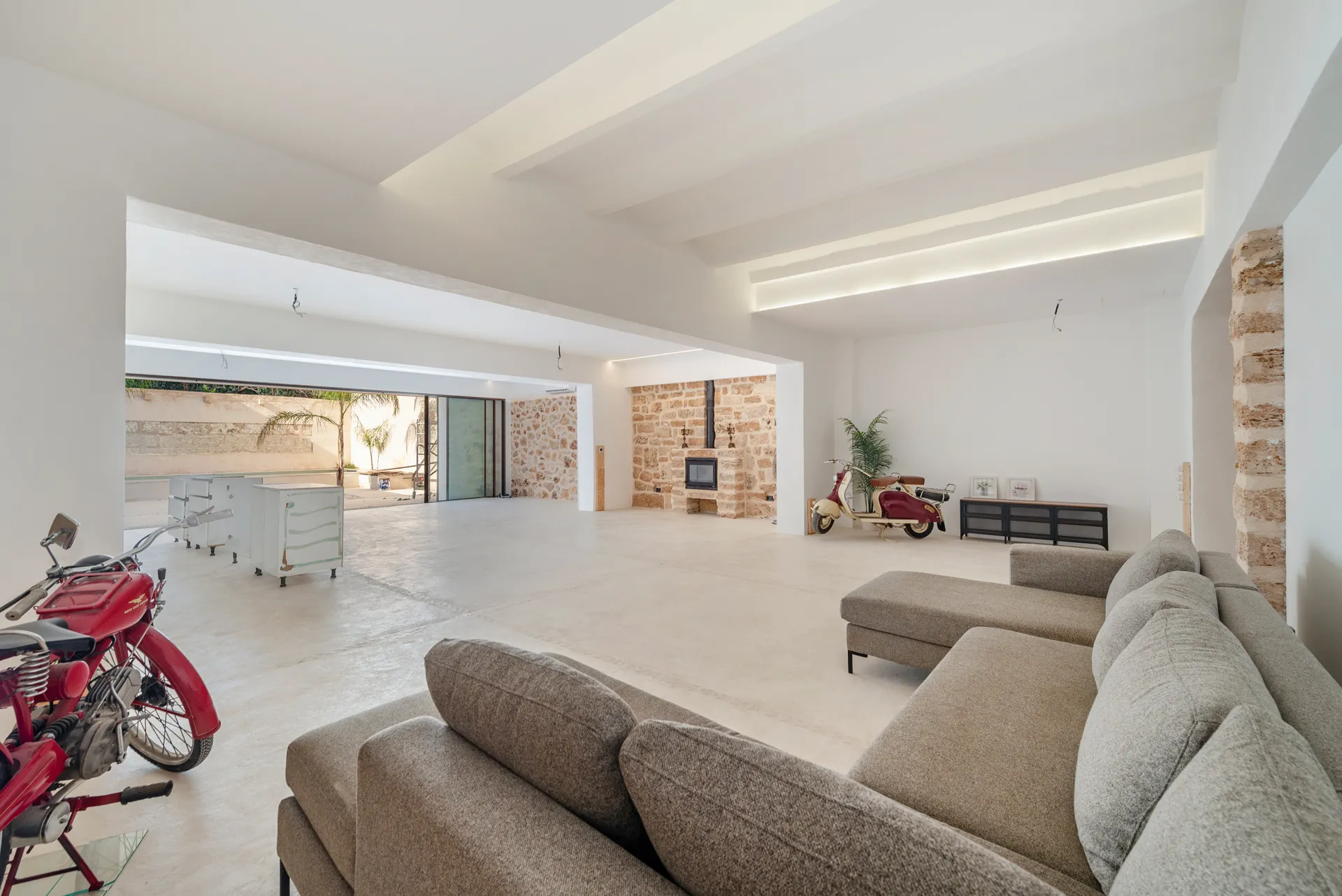 Excel·lent oportunitat a Sa Pobla – Casa de poble totalment reformada amb llicència de lloguer vacacional-3