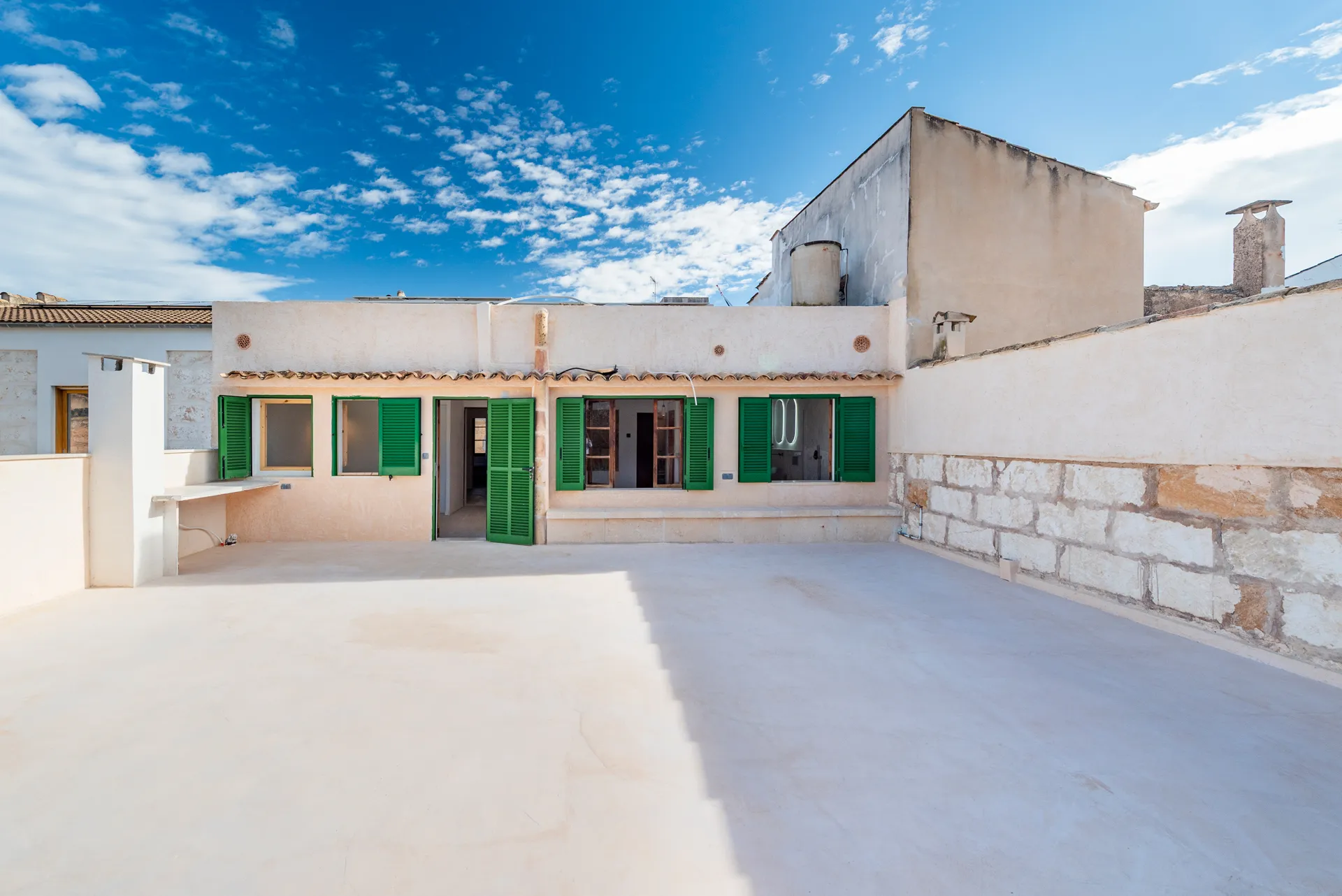 Excel·lent oportunitat a Sa Pobla – Casa de poble totalment reformada amb llicència de lloguer vacacional-11