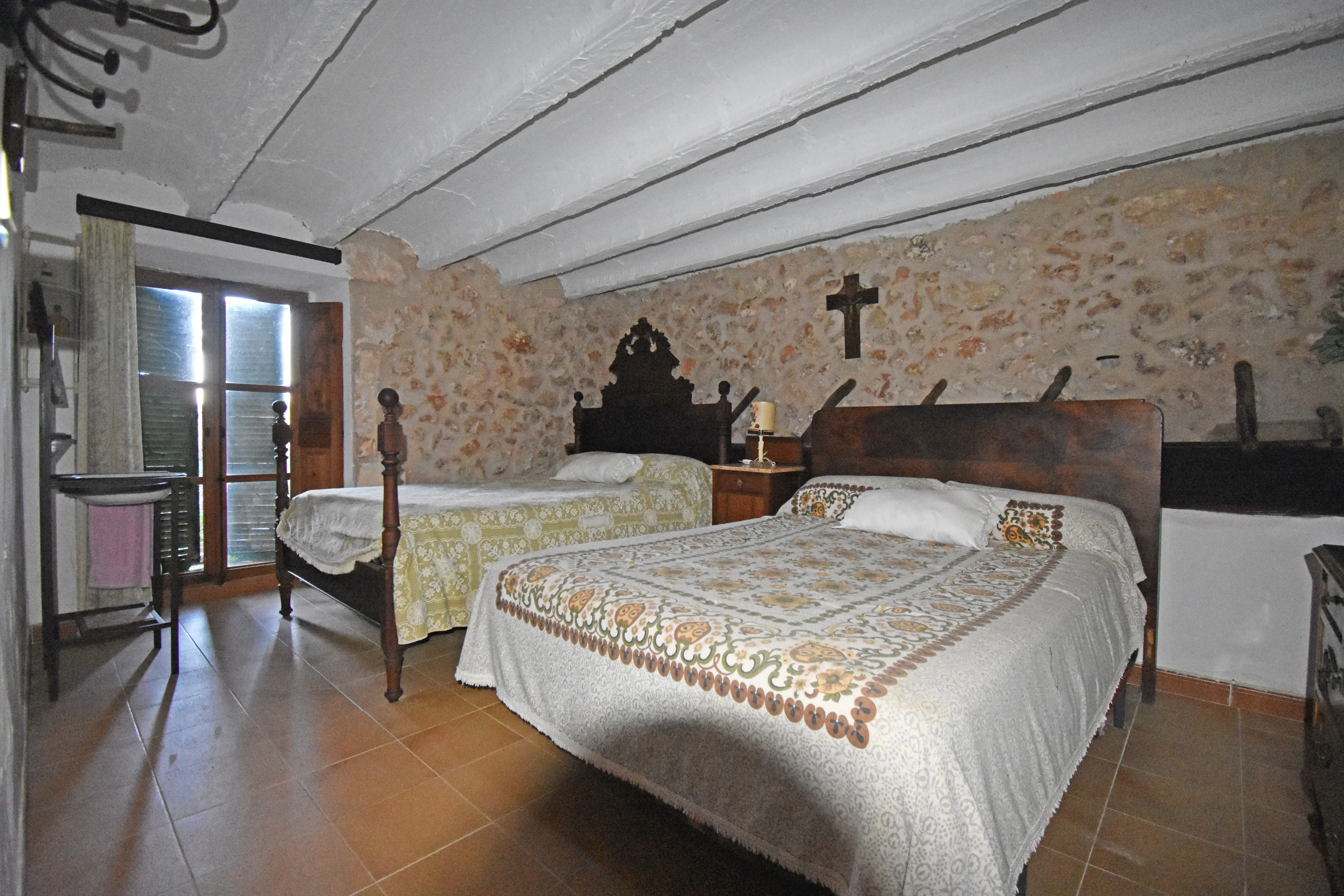 Autèntica casa de camp per a reformar-8