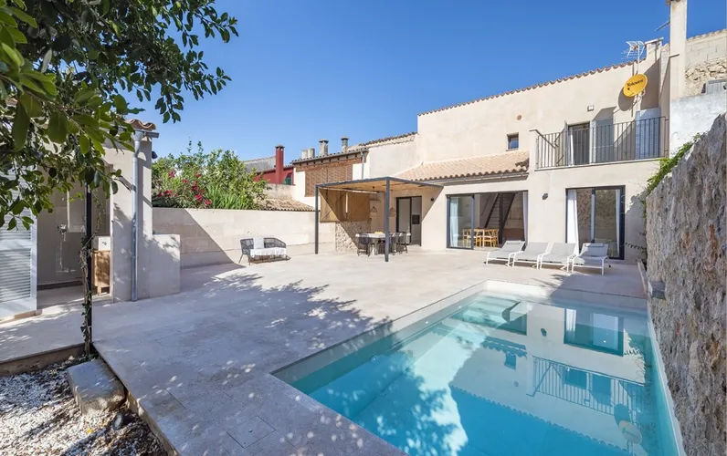 Vackert radhus med pool i Campanet