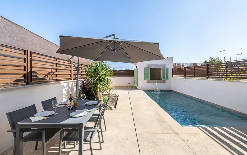 Casa de pueblo a estrenar con piscina en Biniali