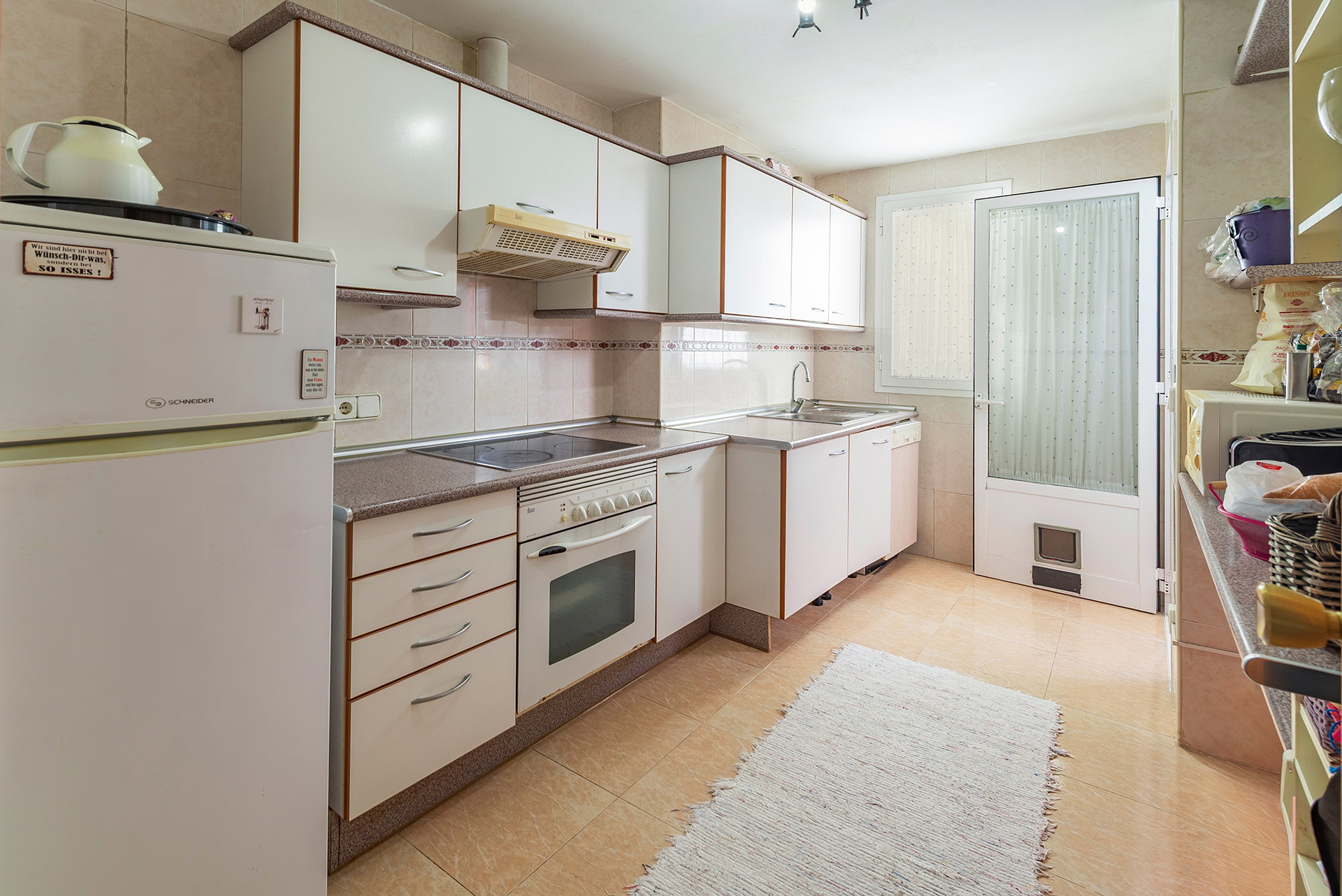 Ground-floor apartment with garden and communal pool in Puerto de Alcudia, Mallorca-11