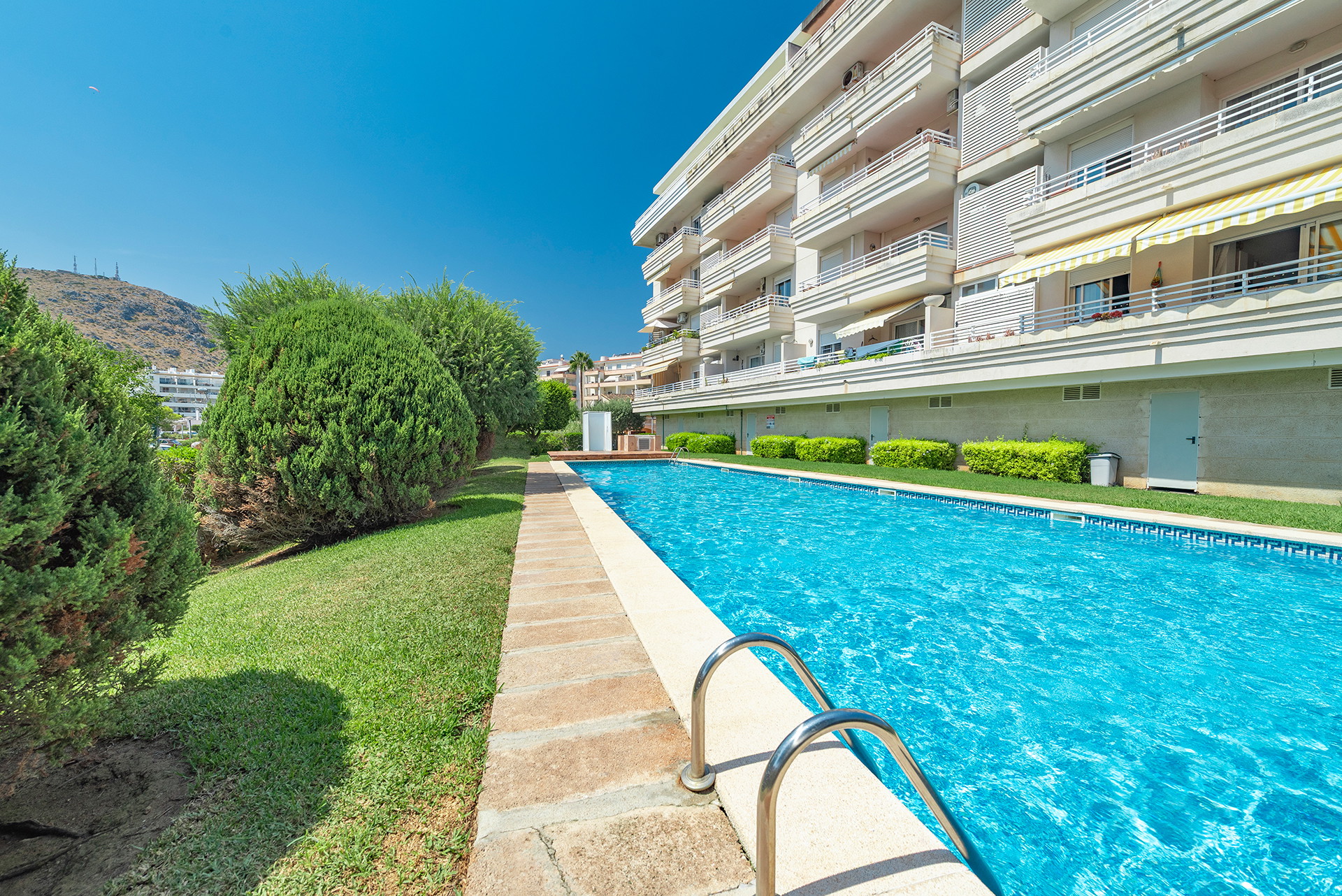Ground-floor apartment with garden and communal pool in Puerto de Alcudia, Mallorca-5