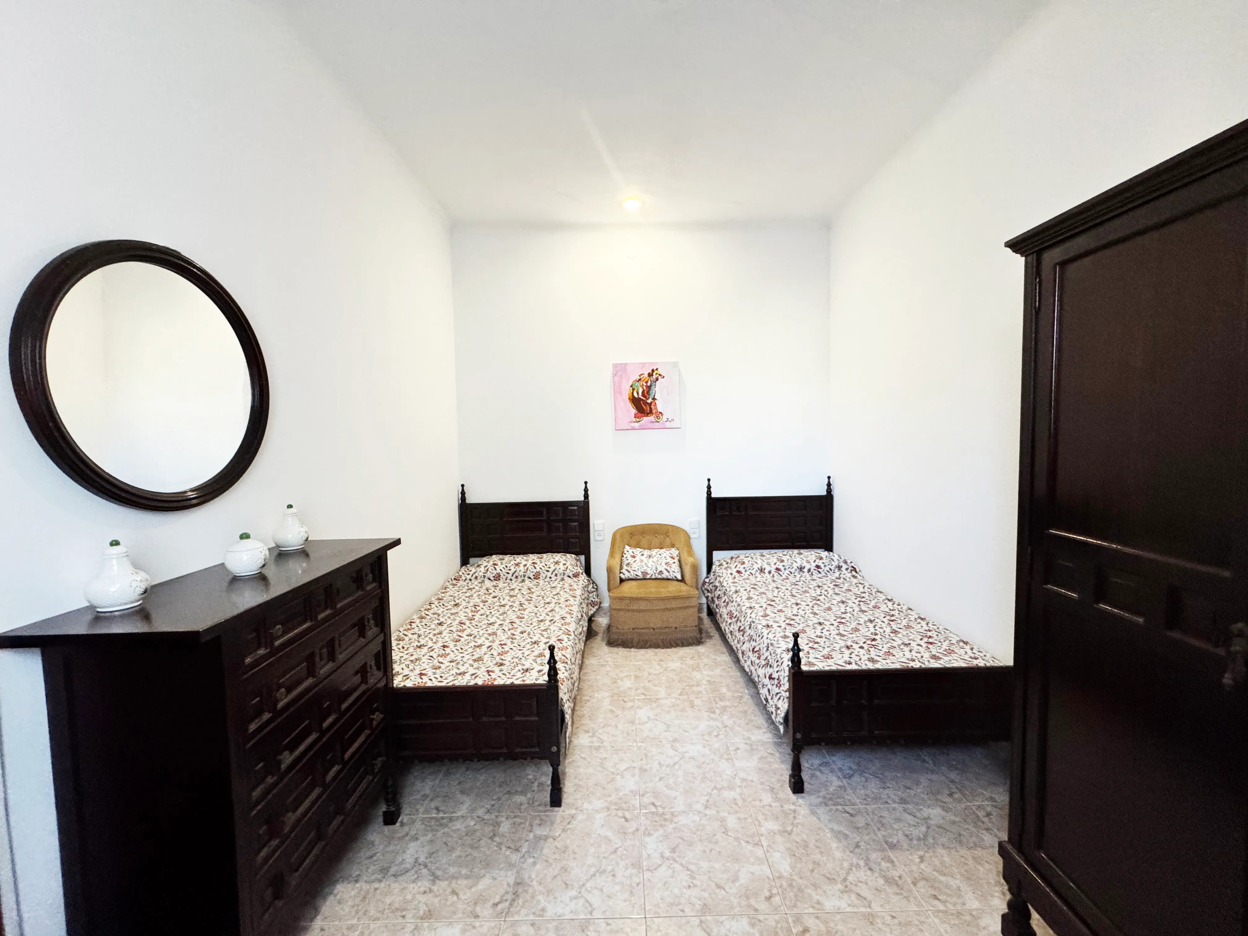 Ground-floor townhouse with expansion potential and beautiful garden-11