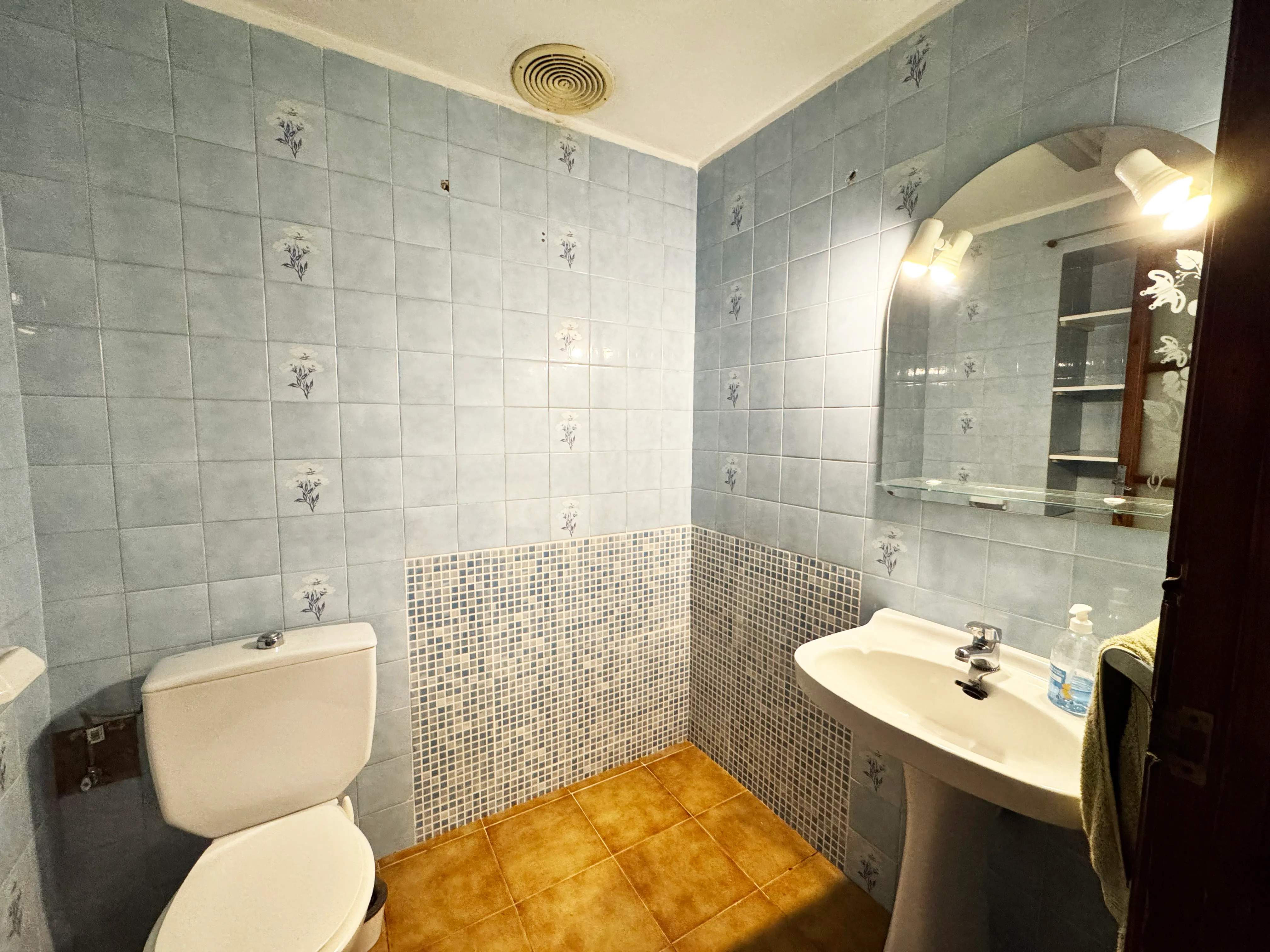 Ground-floor townhouse with expansion potential and beautiful garden-13