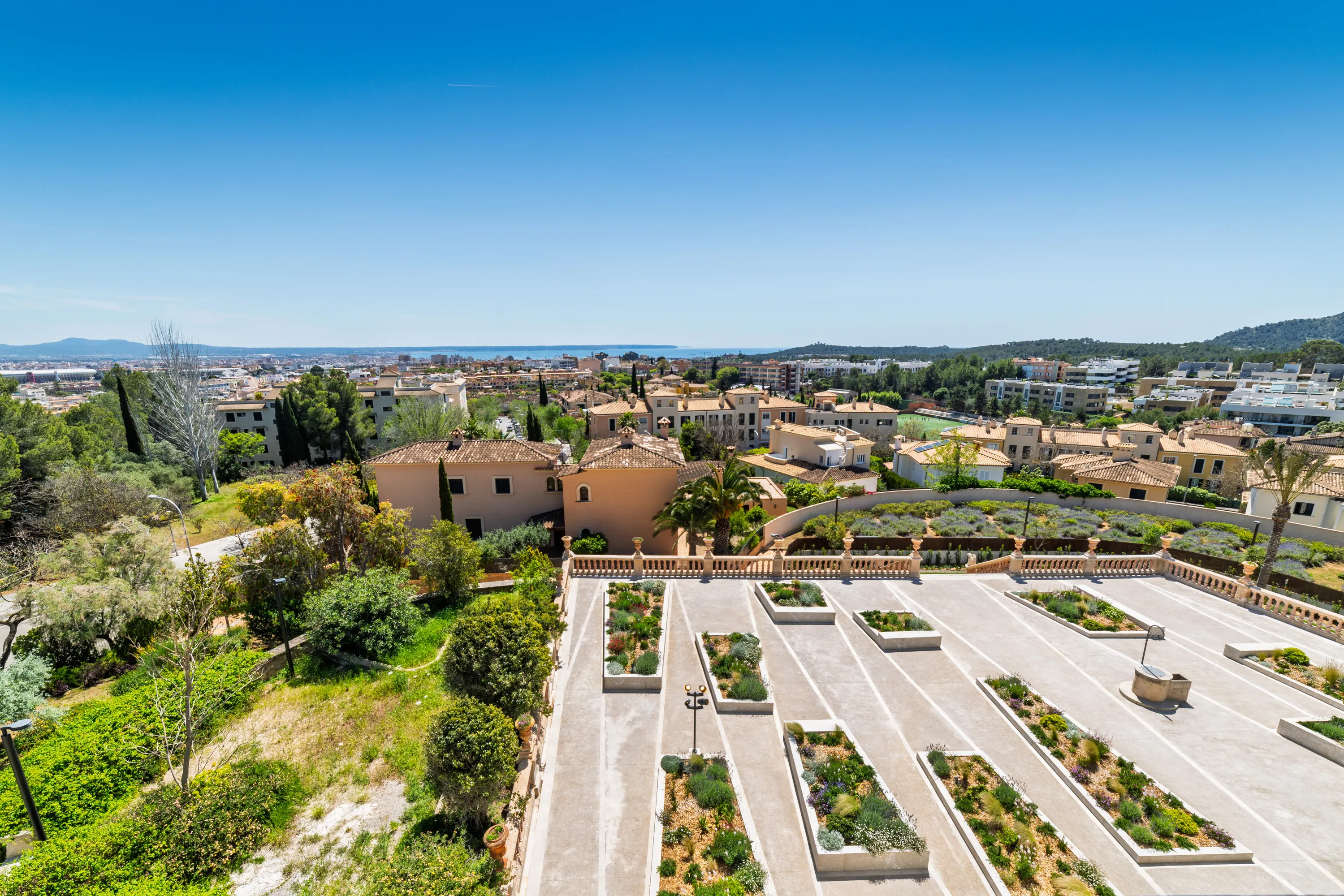 Exclusivo ático dúplex con terraza-torre privada y espectaculares vistas panorámicas de 360° en la histórica possessió mallorquina de Son Xigala-1
