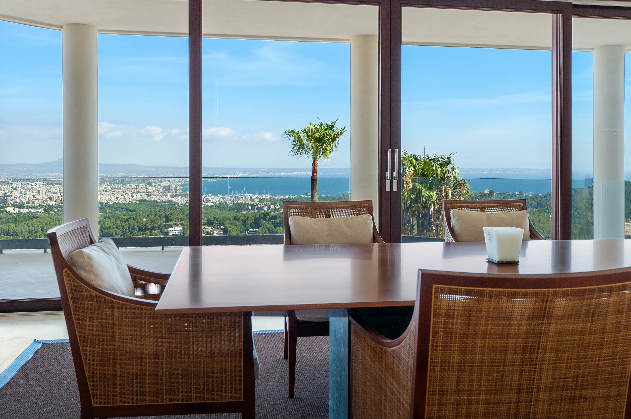 Magnifique villa avec vue imprenable sur la mer-8