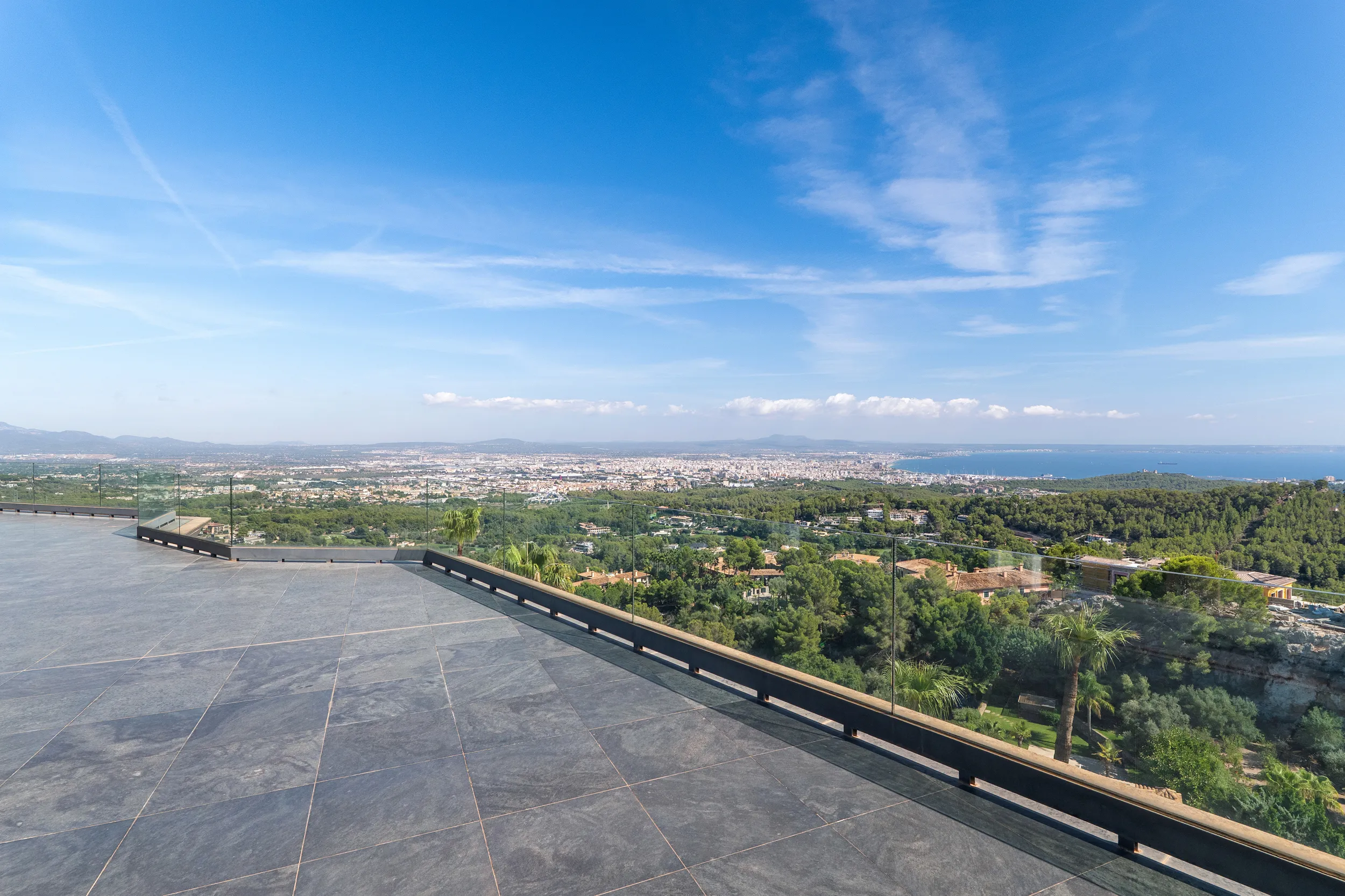 Magnifique villa avec vue imprenable sur la mer-16
