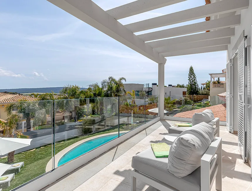Your Perfect Holiday Getaway in Santa Ponsa-3