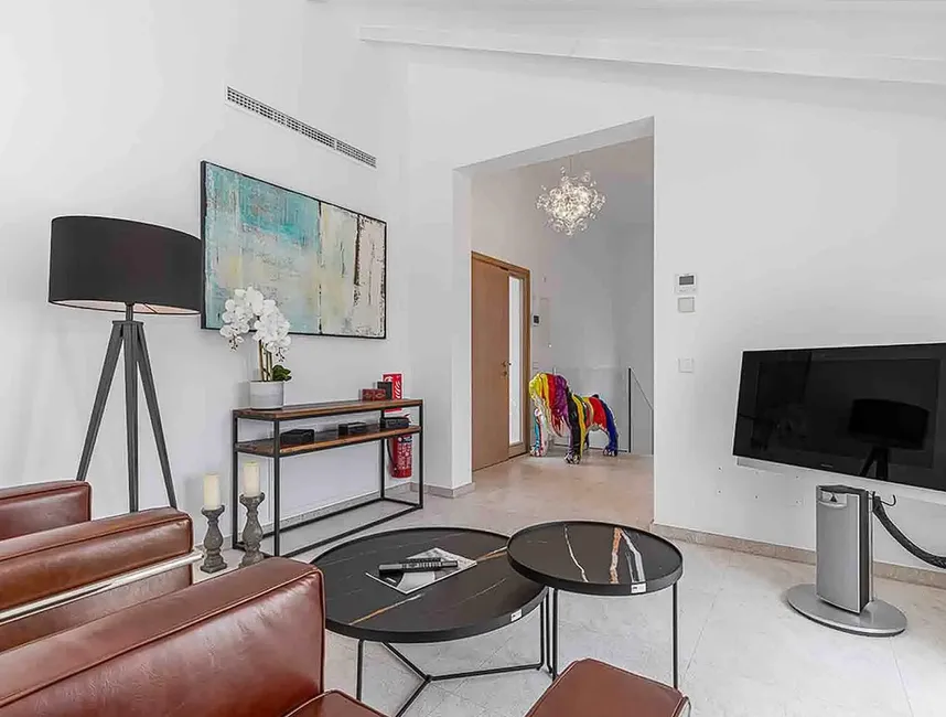 Your Perfect Holiday Getaway in Santa Ponsa-12