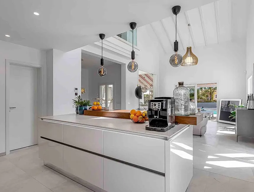 Your Perfect Holiday Getaway in Santa Ponsa-7