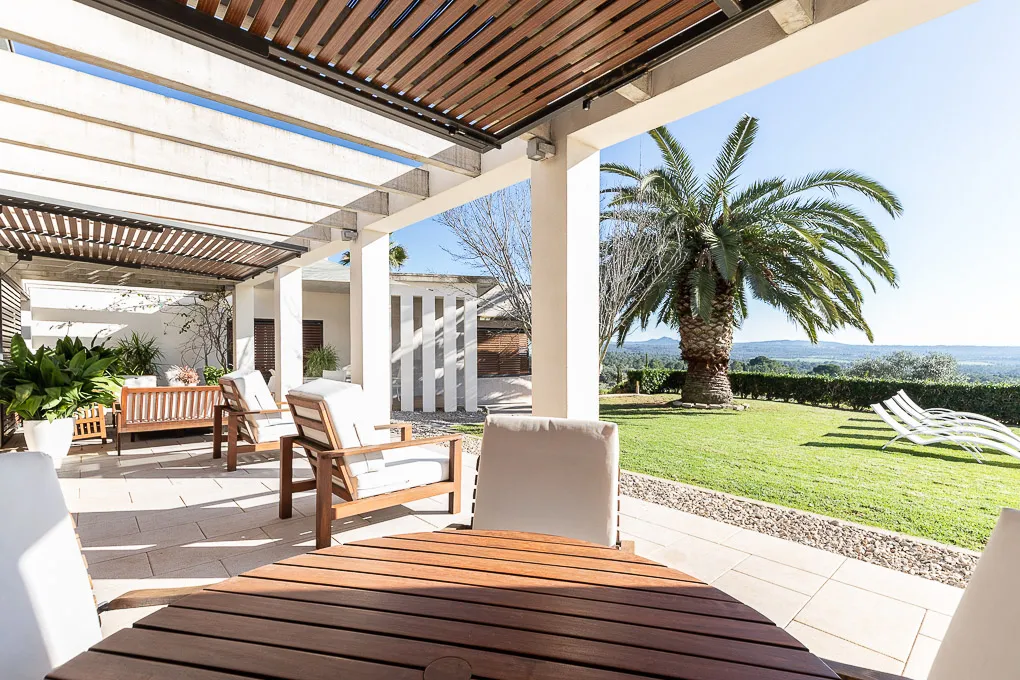 High-quality country house in exclusive location-18