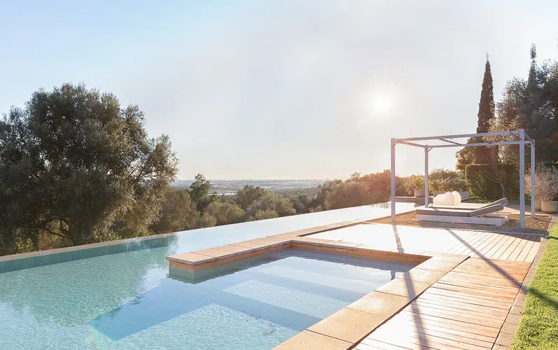 Landsted af høj kvalitet med eksklusiv beliggenhed