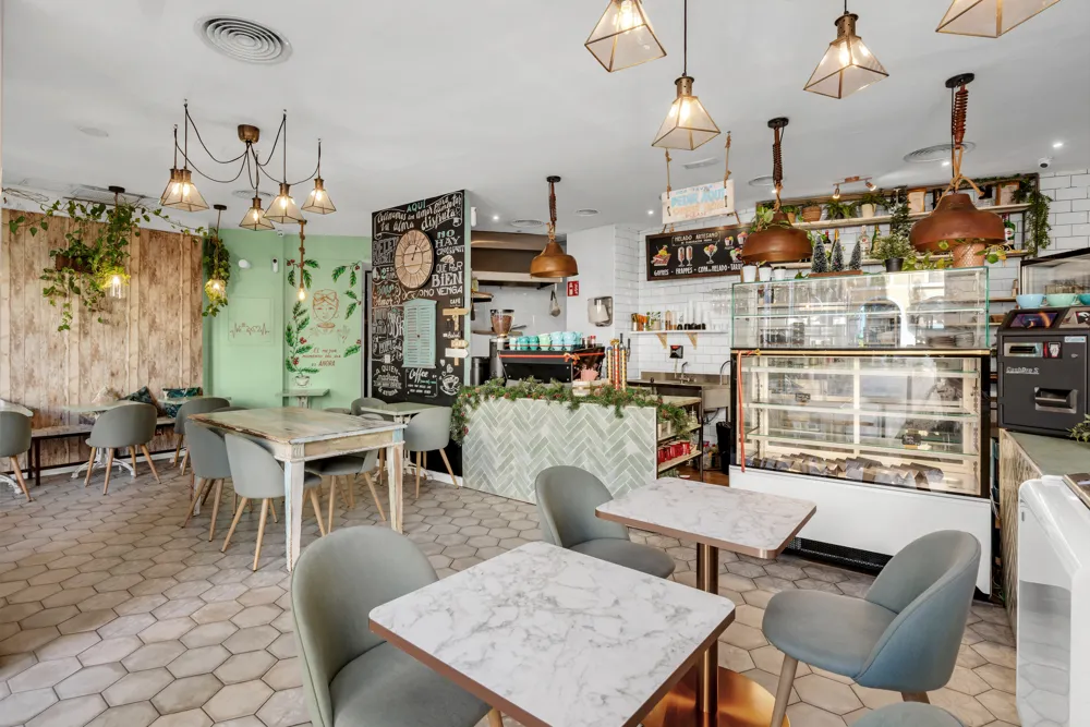 Café with Terrace in the Heart of Palma-5