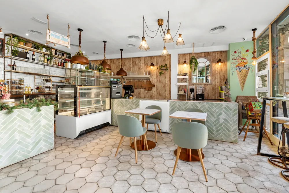 Café with Terrace in the Heart of Palma-2