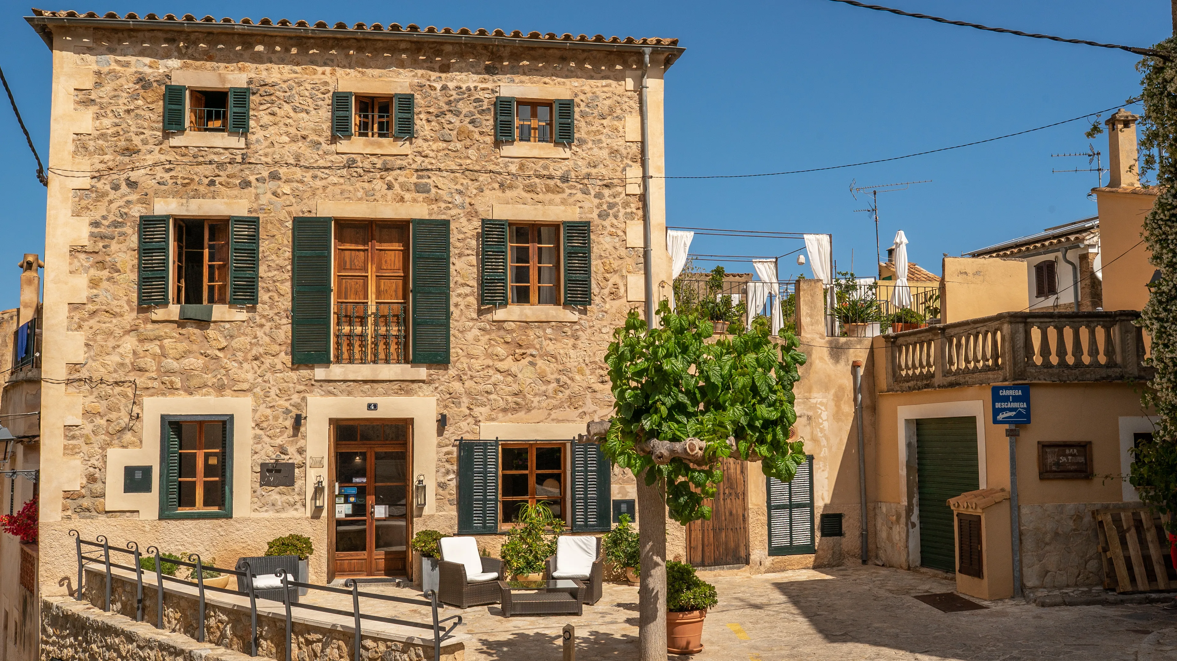 Charmigt boutiquehotell i vackra Estellencs-1