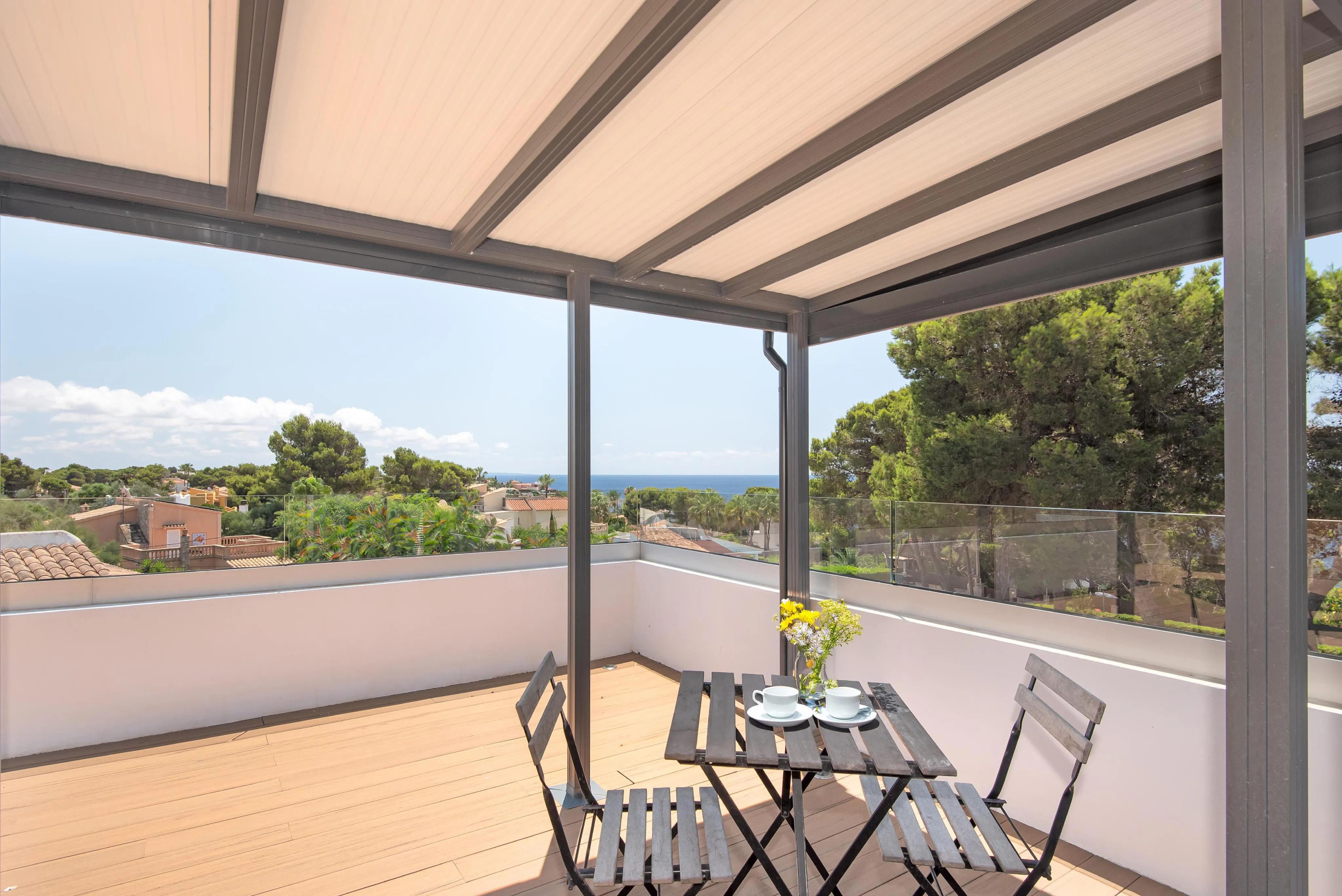 Renoveret penthouse med havudsigt-1