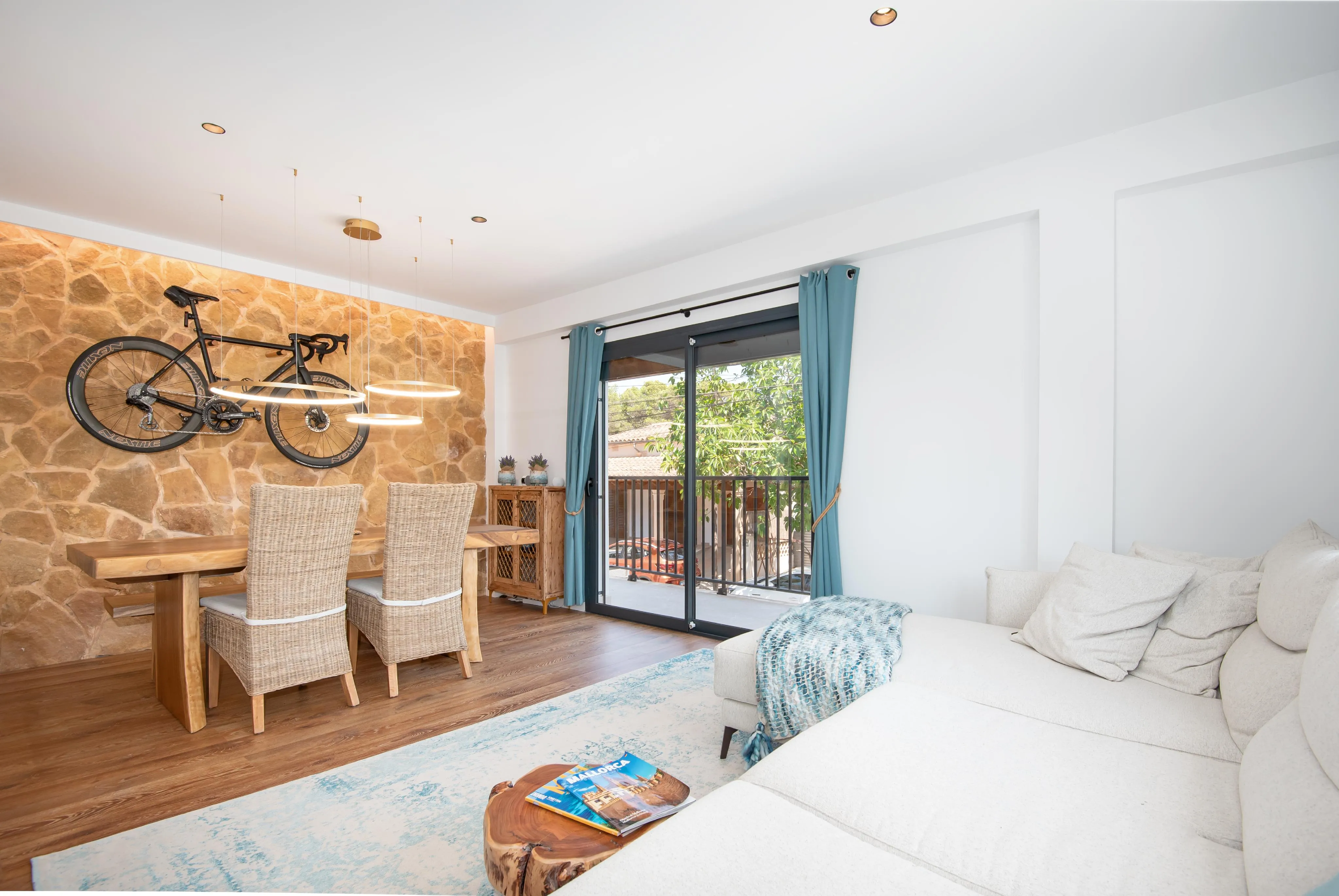 Renoveret penthouse med havudsigt-3