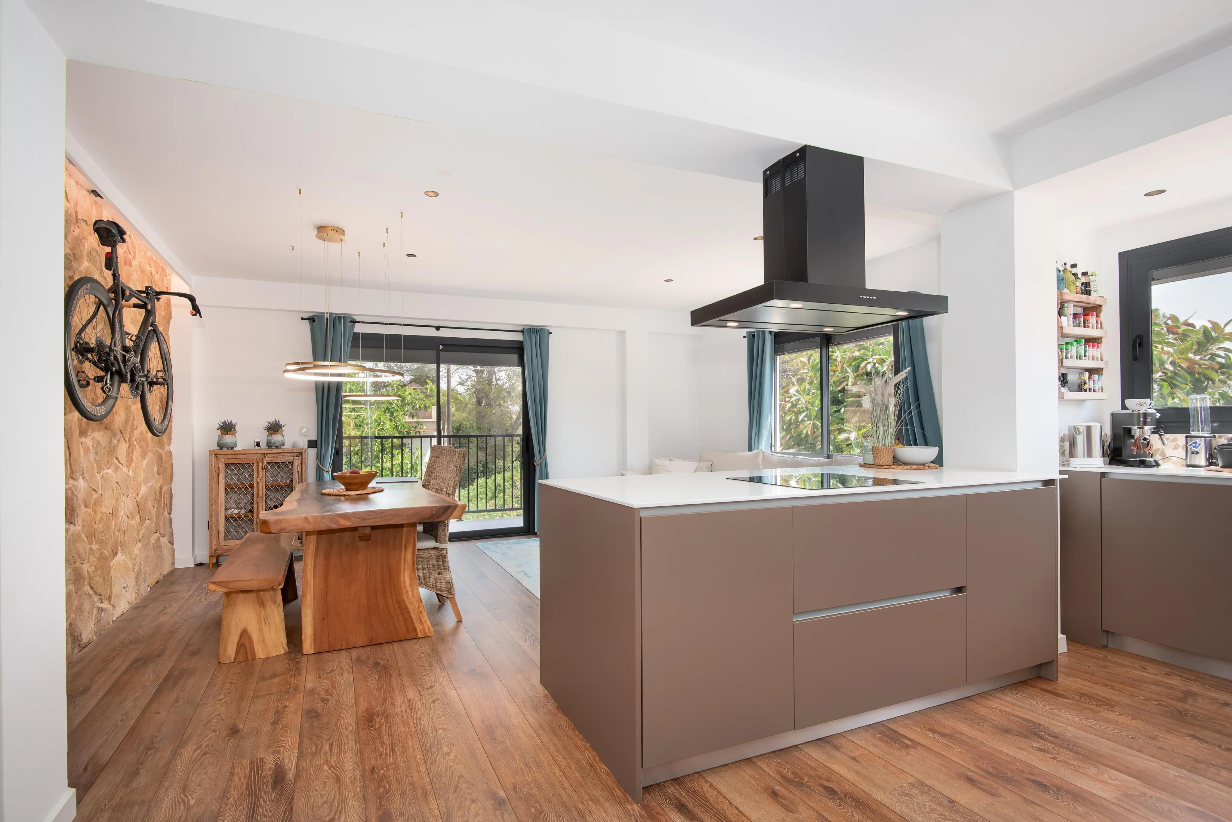 Renoveret penthouse med havudsigt-5