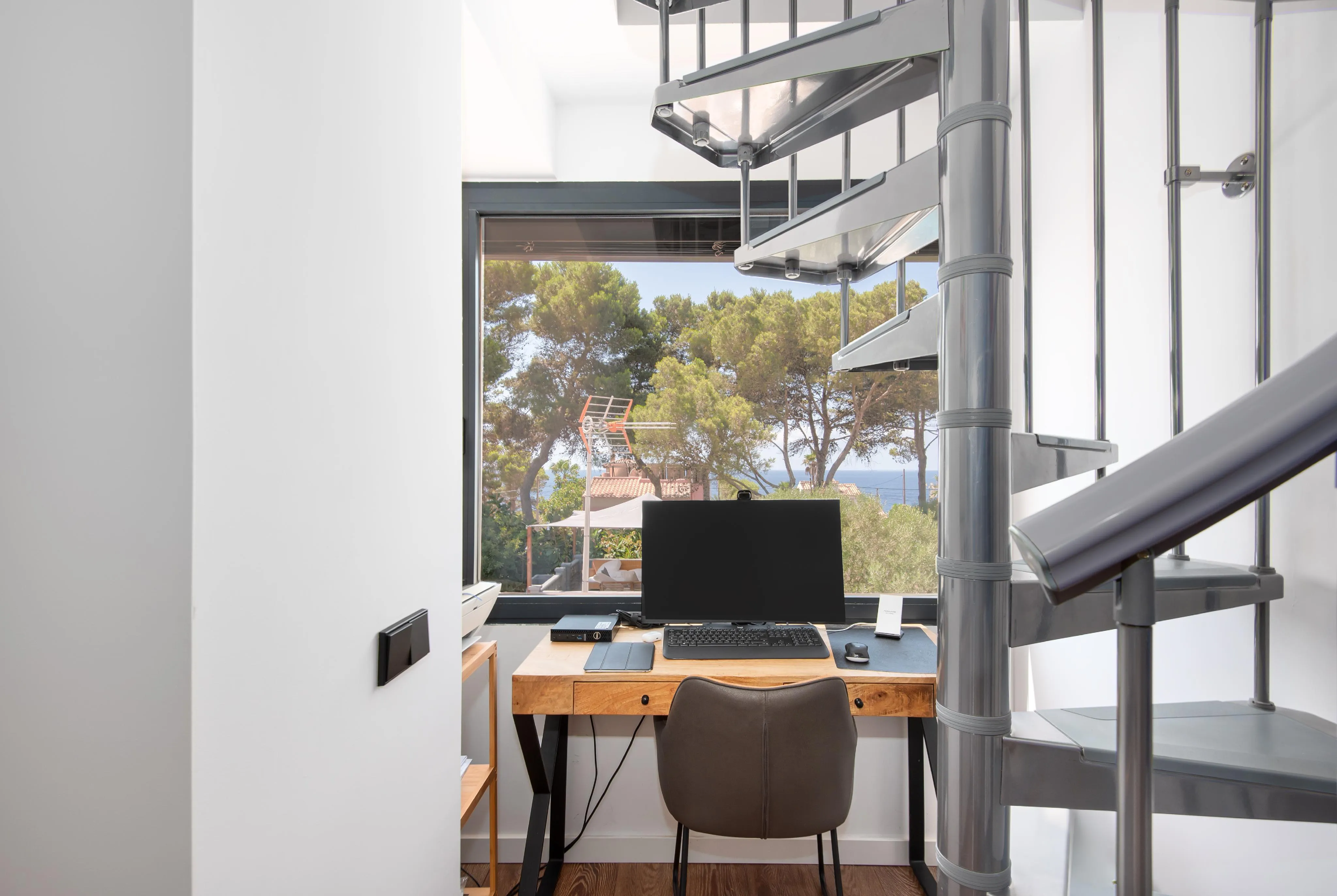 Renoveret penthouse med havudsigt-13