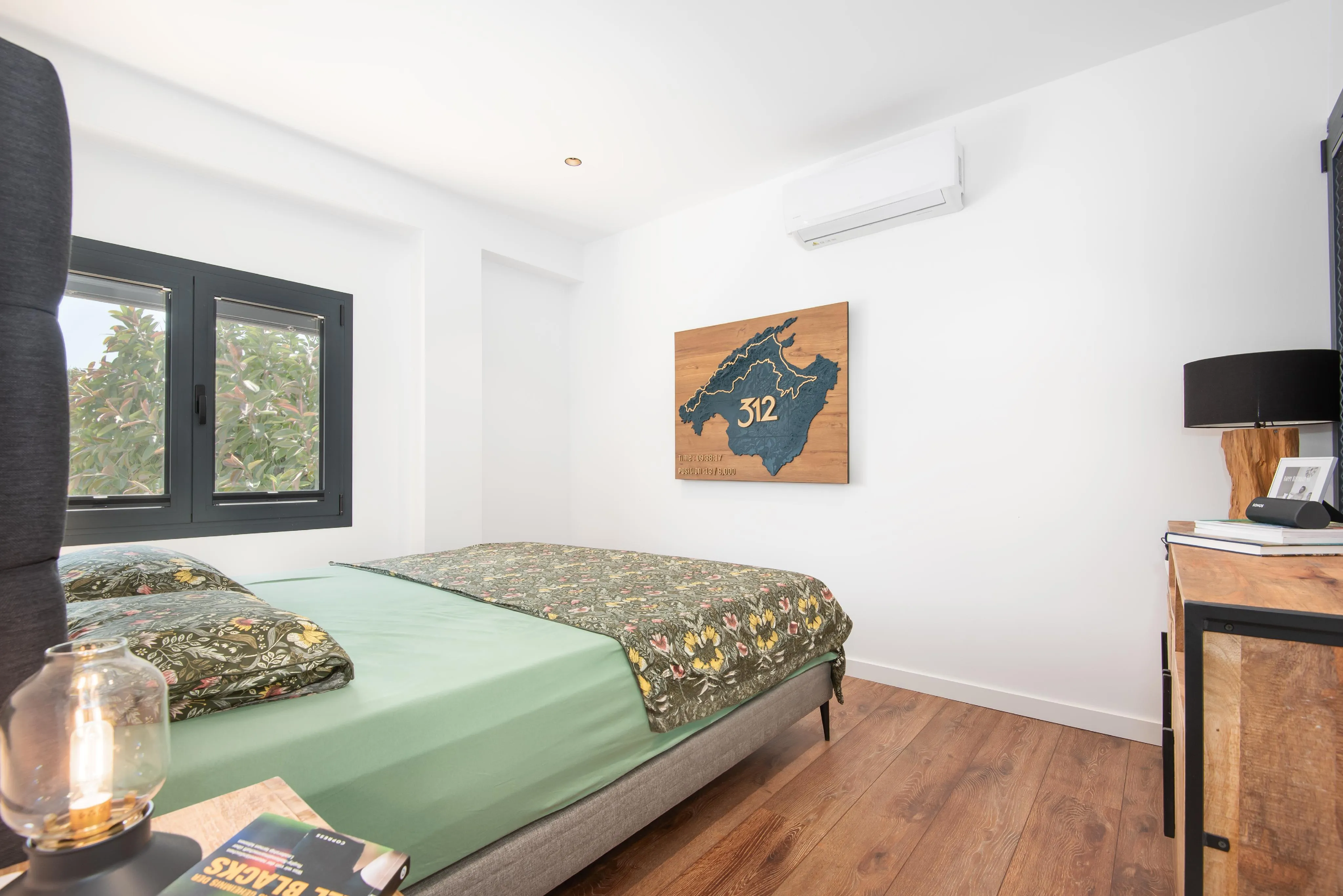 Renoveret penthouse med havudsigt-9