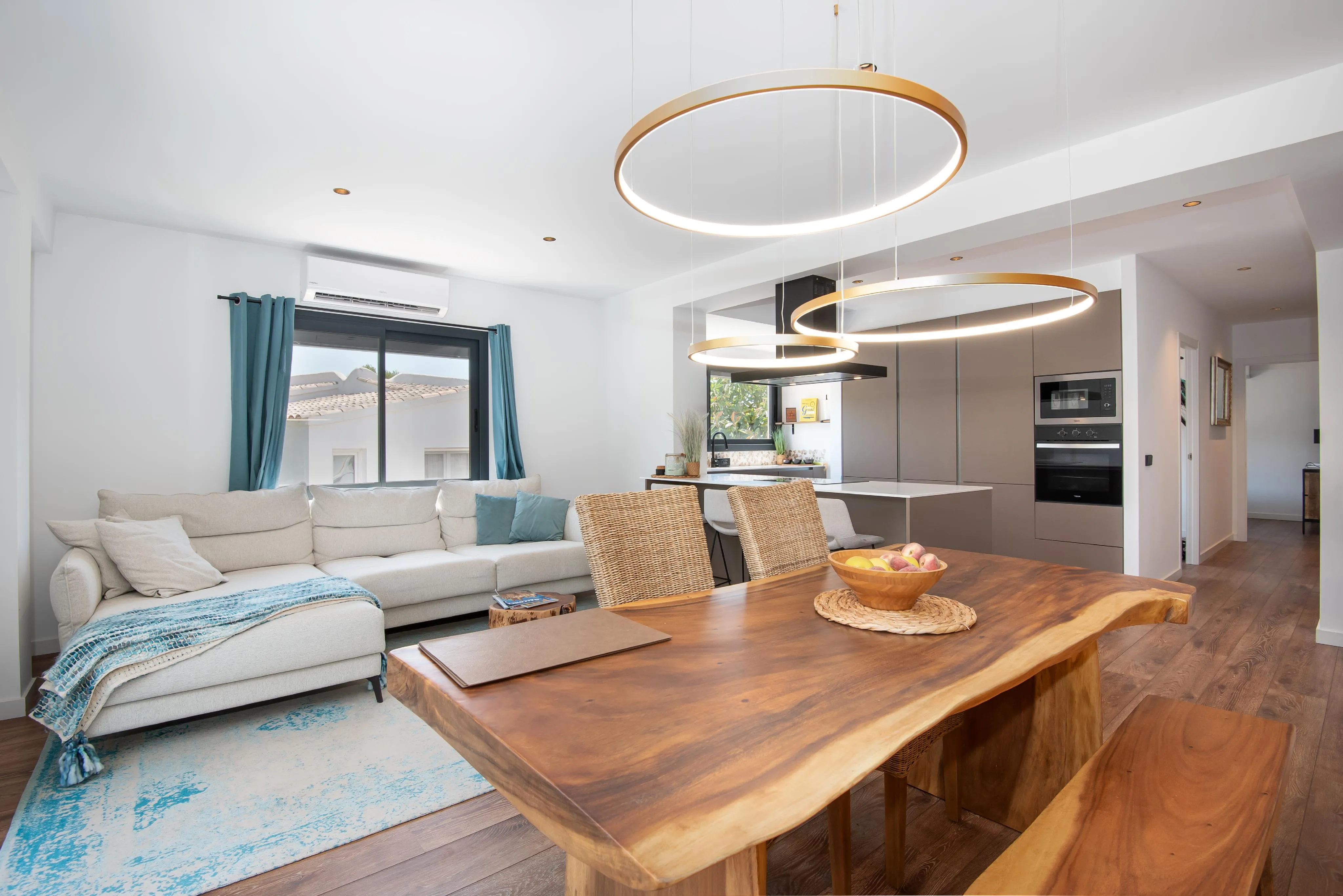 Renoveret penthouse med havudsigt-8