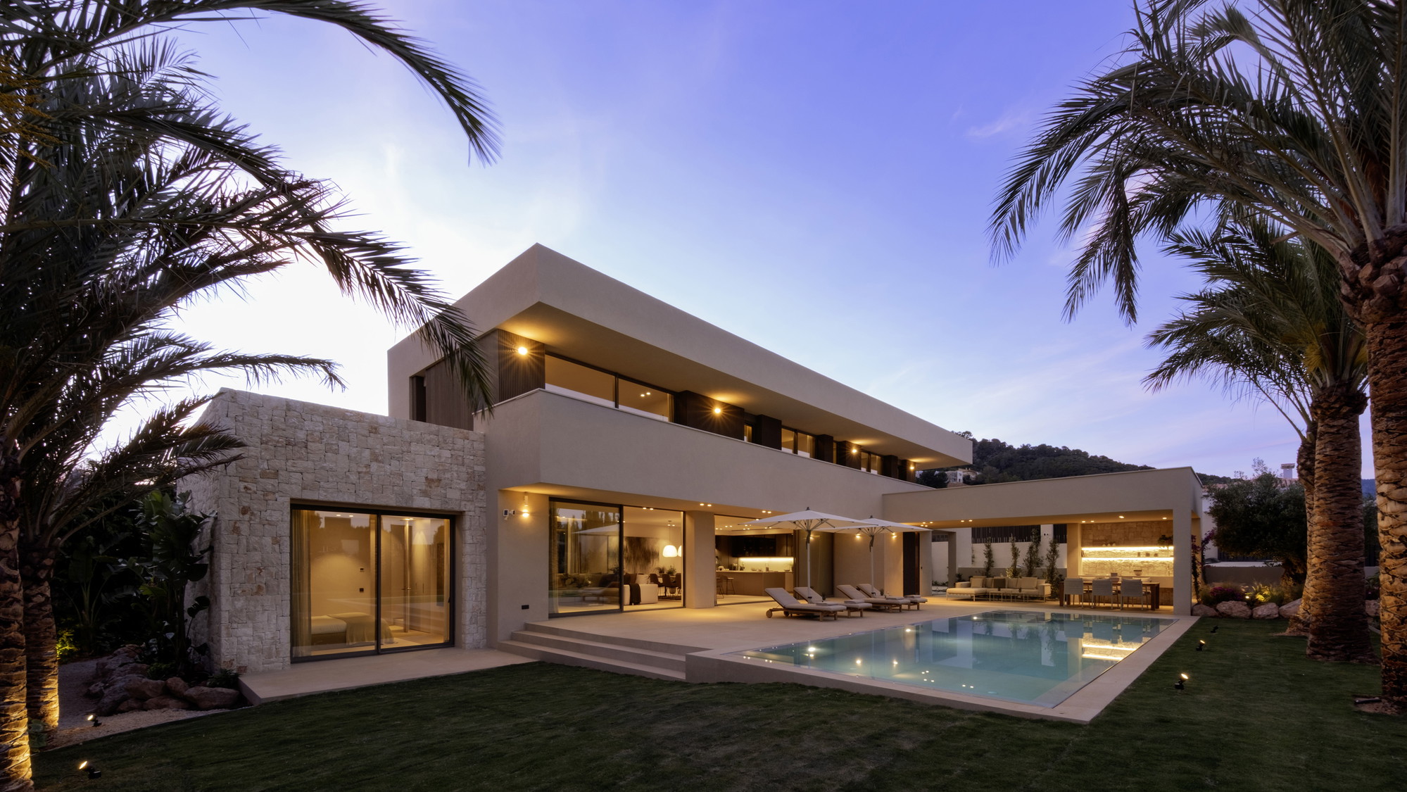 Geschmackvolle Neubauvilla im mediterranen Stil