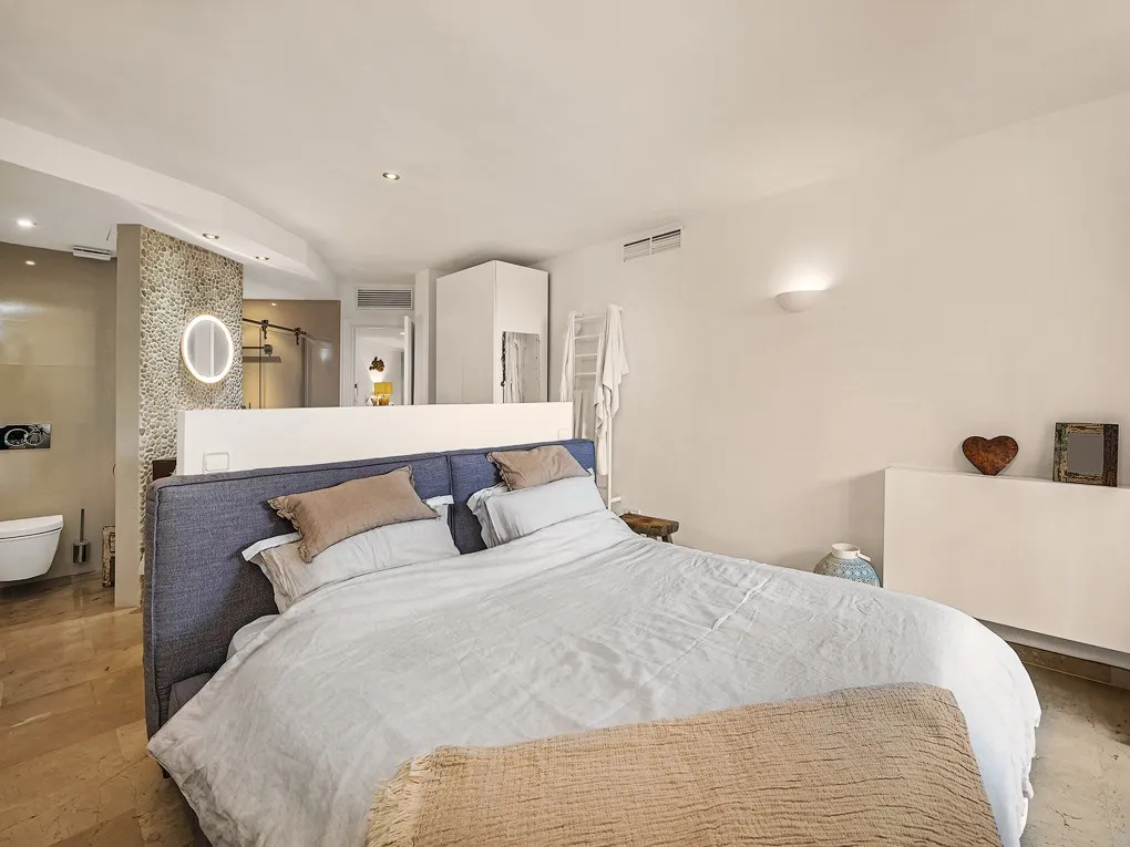 Elegant trädgårdslägenhet med hisnande havsutsikt i Bendinat-11