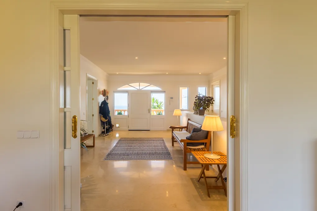 Lujosa villa con fantásticas vistas al mar-9