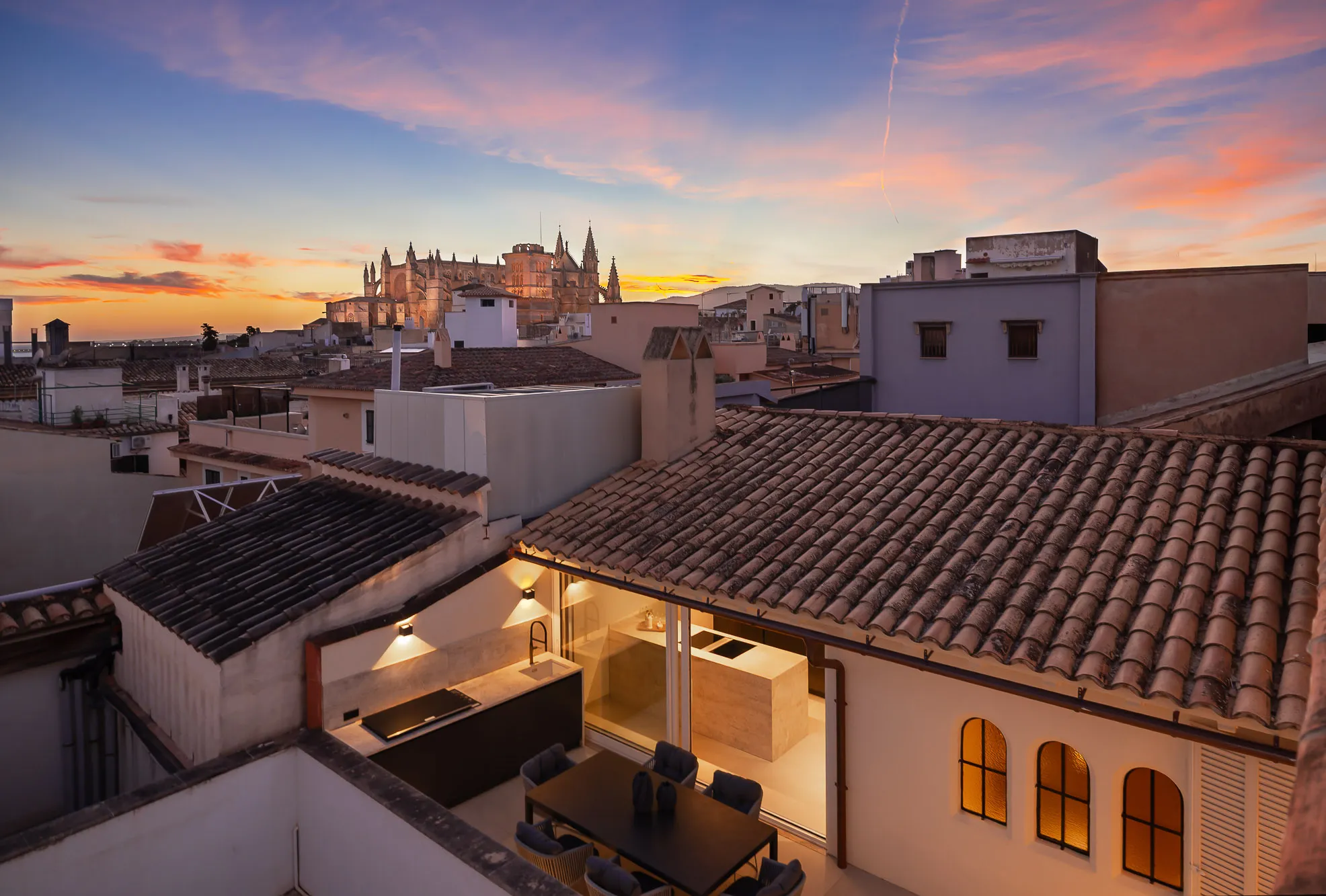 Attico duplex con due terrazze private e posto auto in garage-9