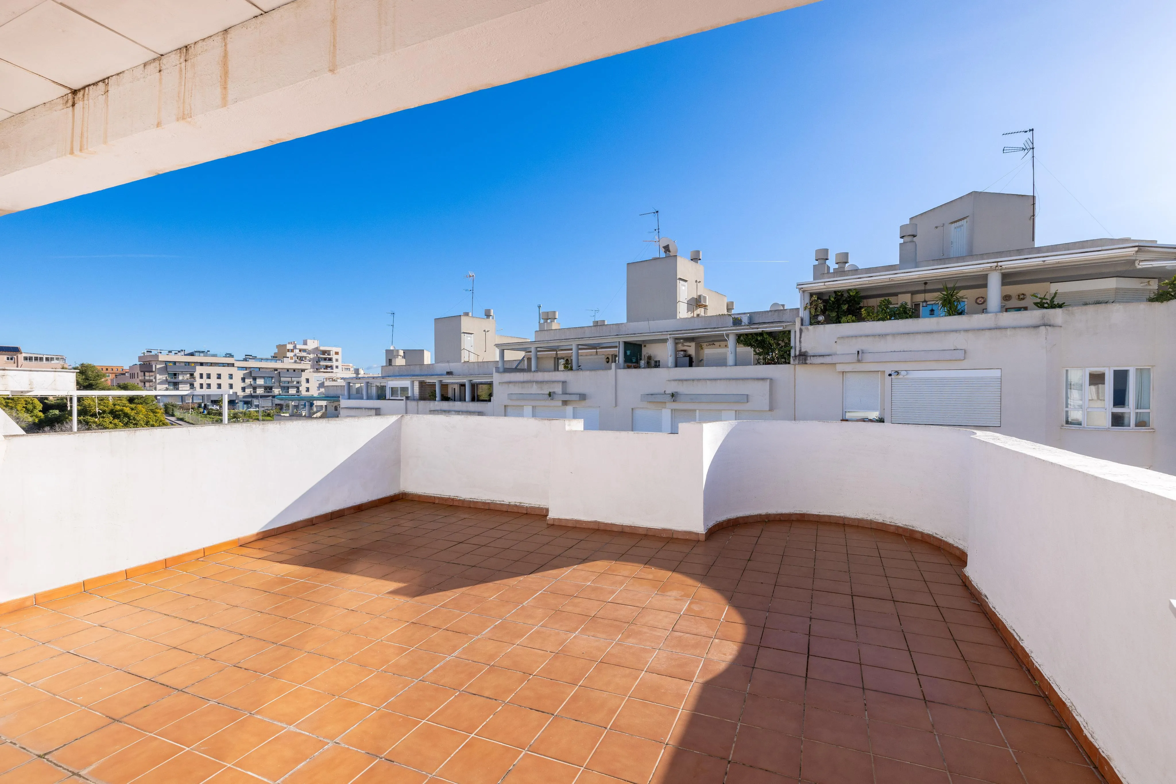 Elegant rækkehus med rummelige terrasser i Son Espanyolet-16