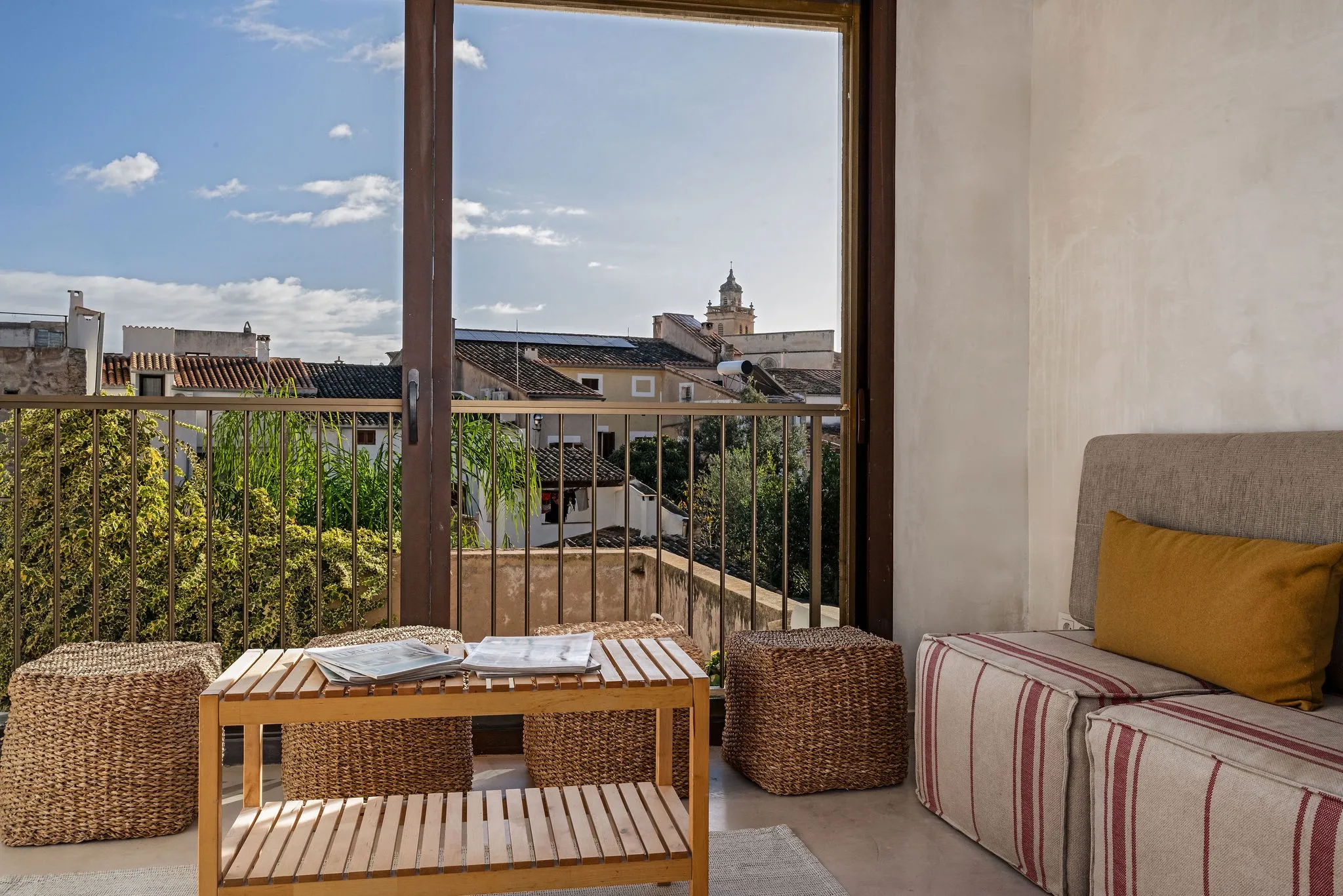 Moderna casa adossada de nova construcció amb precioses vistes a Artà-1