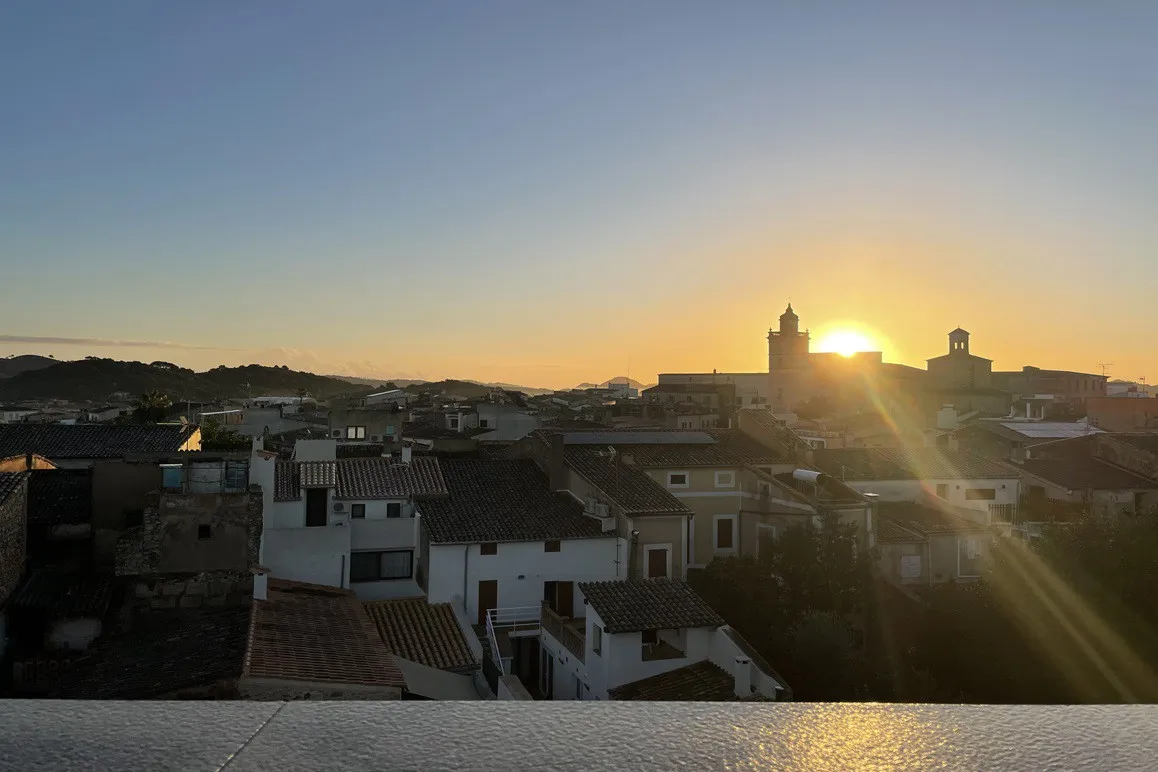 Moderna casa adossada de nova construcció amb precioses vistes a Artà-10