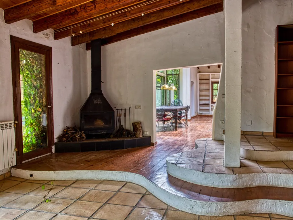 Finca para reformar en zona tranquila con mucho terreno-8