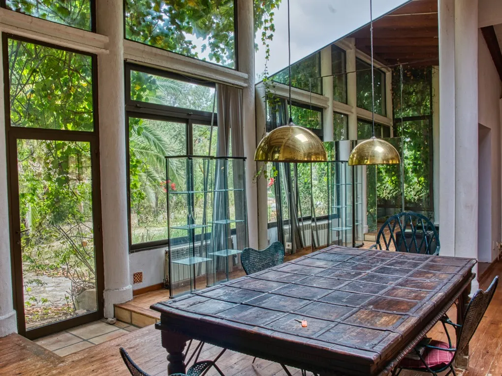 Finca wymagająca remontu w spokojnej okolicy z dużą ilością ziemi-5