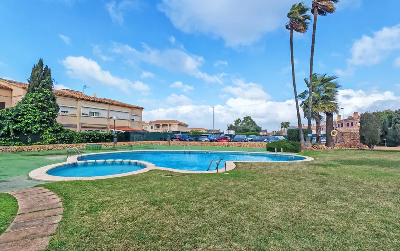 Appartement dans une communauté calme à Sa Torre avec piscine et parking