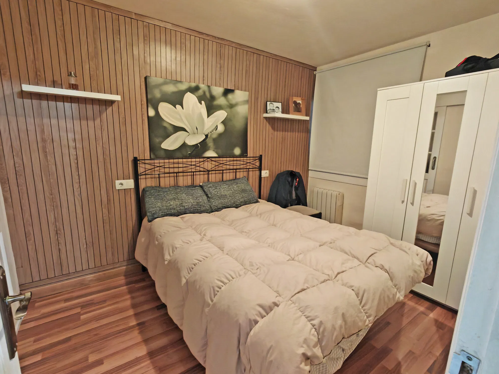 Apartment in a quiet community with pool & parking-10