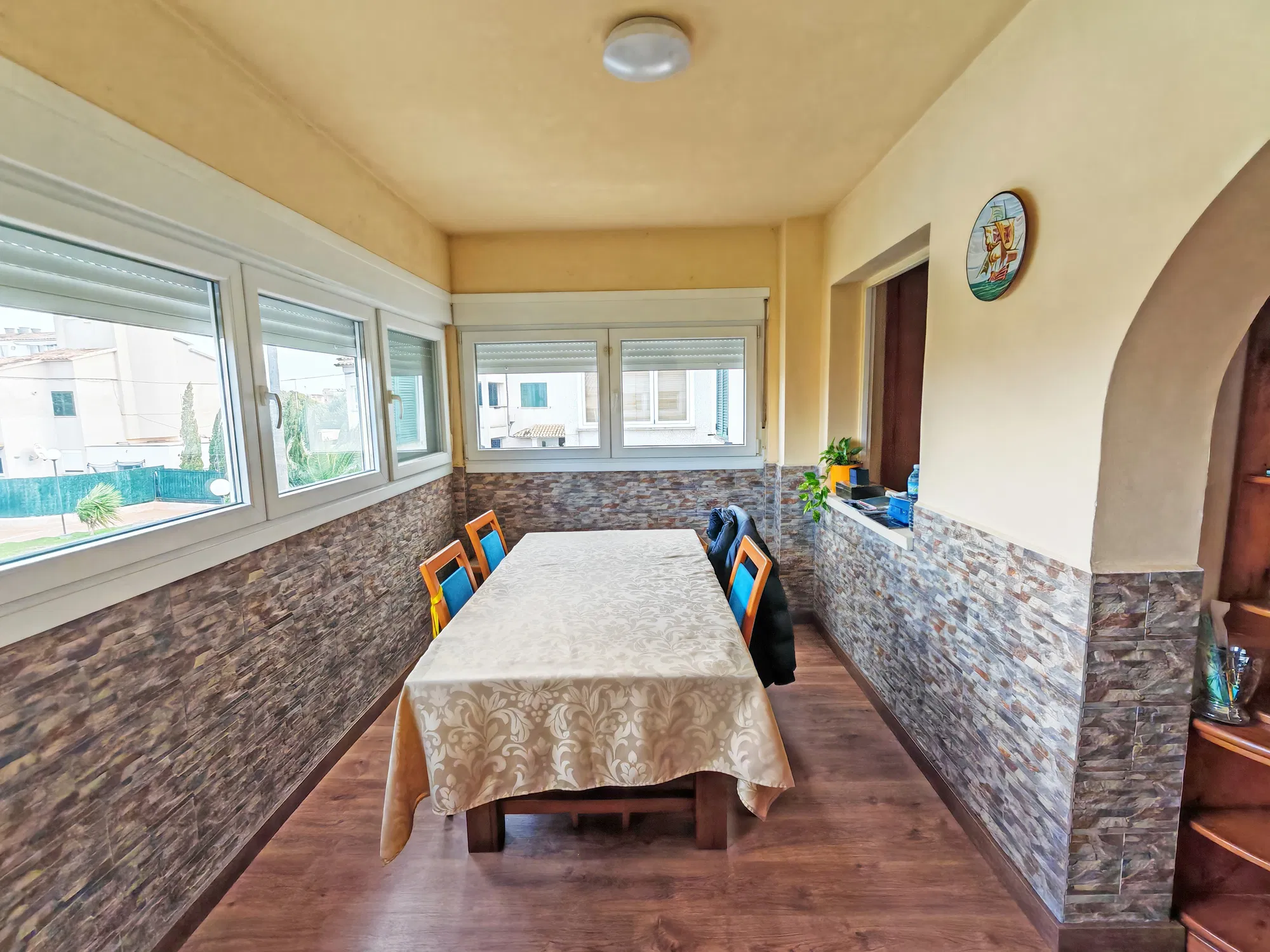 Apartment in a quiet community with pool & parking-6