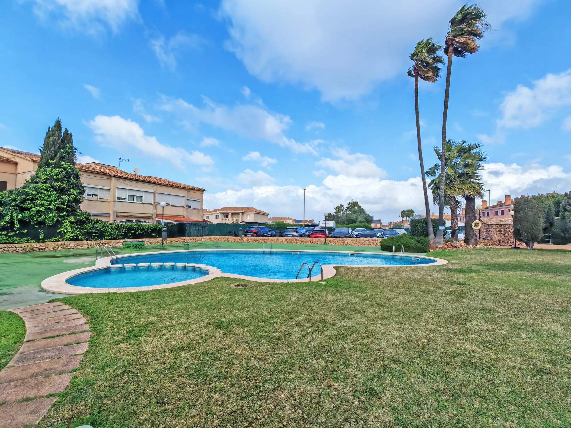 Apartment in a quiet community with pool & parking-1