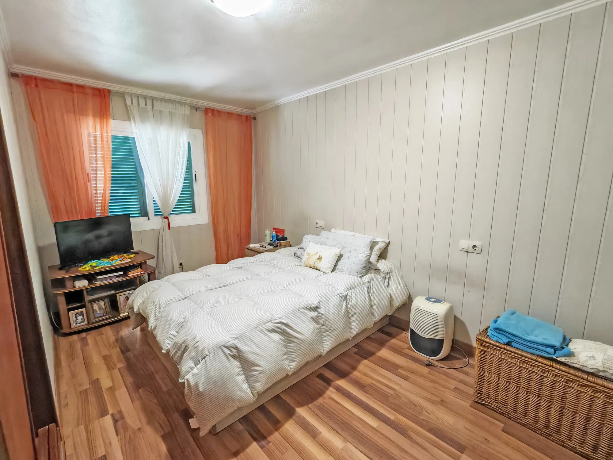 Apartment in a quiet community with pool & parking-7