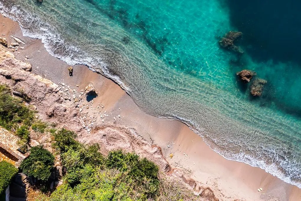 Villa with feel-good ambience and stunning sea views-3