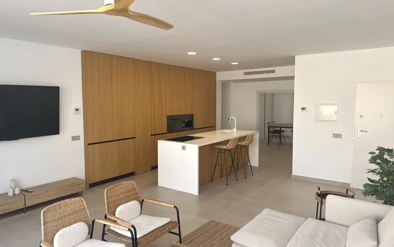 Apartament modern amb piscina i dues terrasses