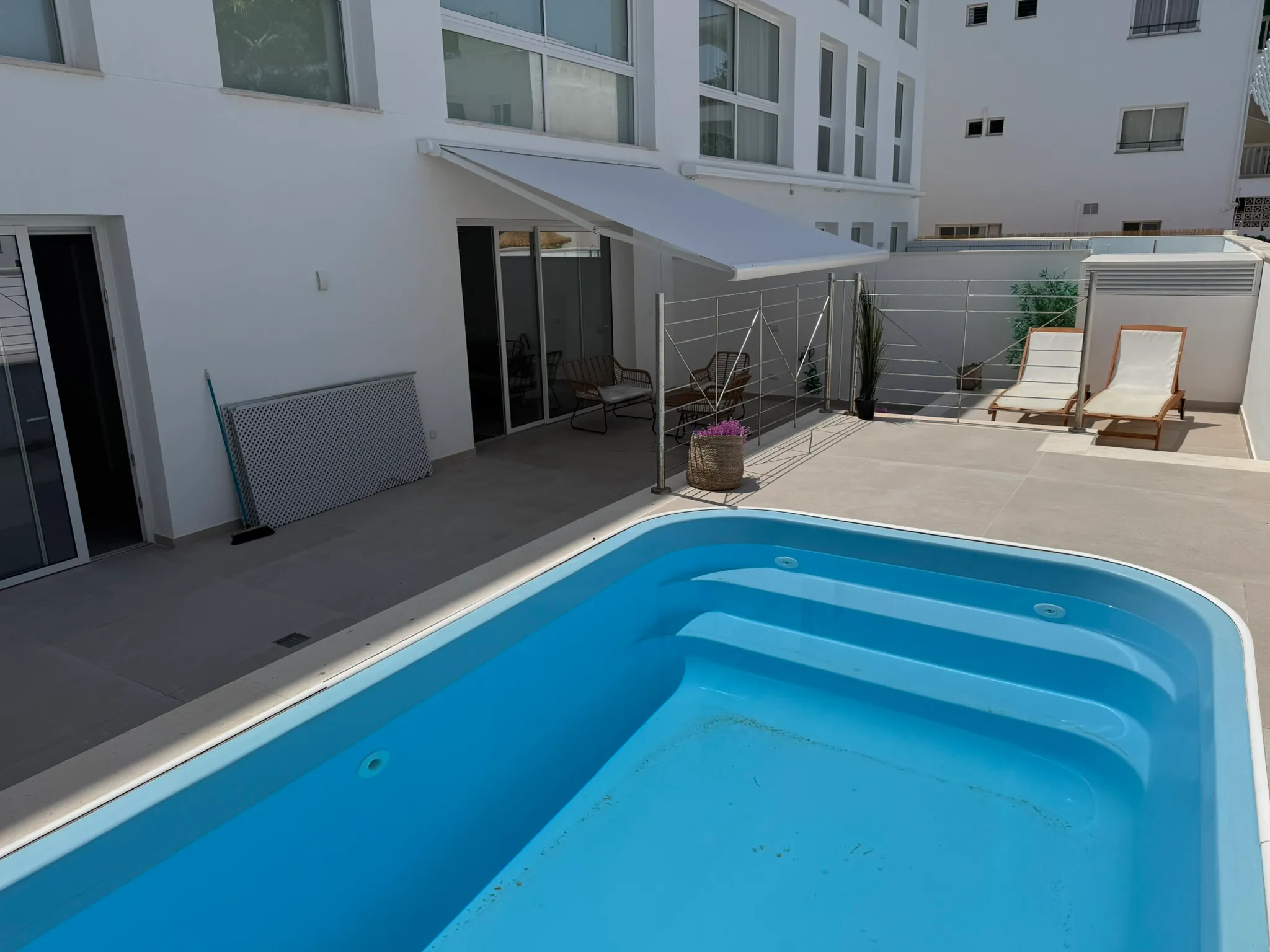 Moderne Wohnung mit Pool und zwei Terrassen-7