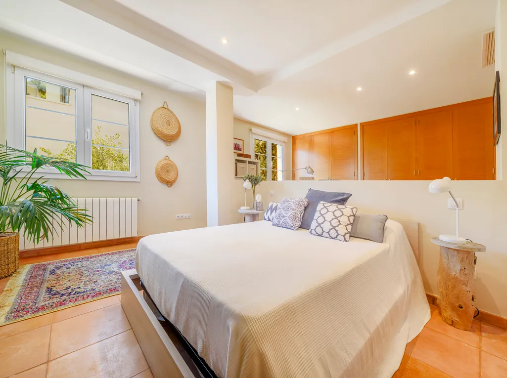 Spektakularna willa z basenem i widokiem na port-17