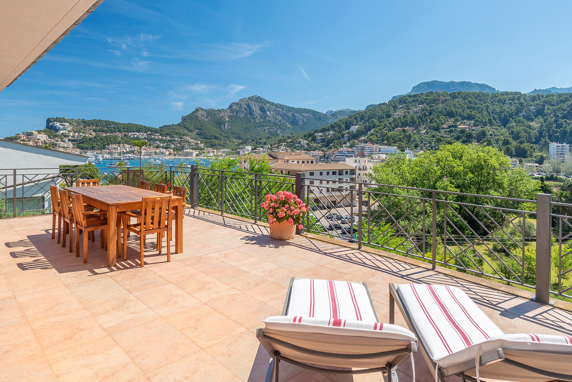 Villa spectaculaire avec piscine et vue sur le port