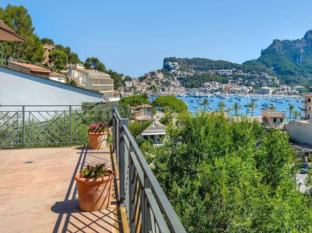 House with amazing views to the harbour of Port Sóller-1