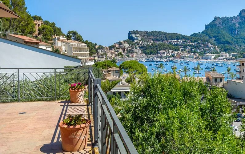 Hus med fantastisk udsigt til havnen i Port Sóller